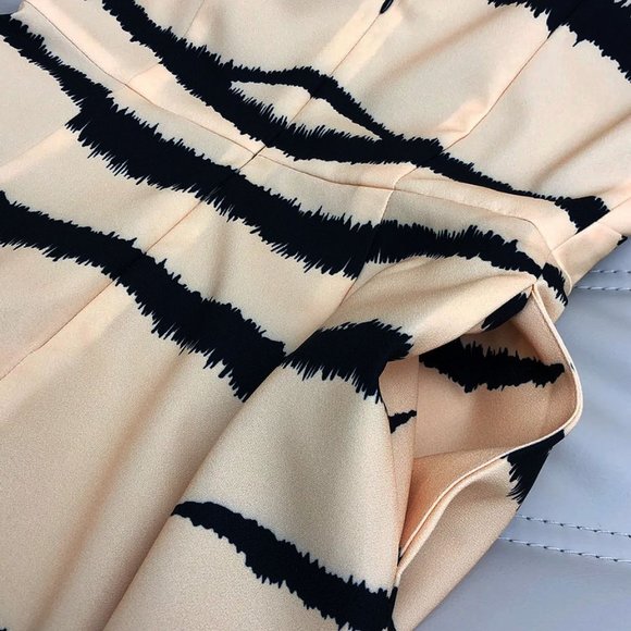 NEW Mini Dress Animal Print With Hidden Side Pockets  / Valentino Style - Picture 9 of 10